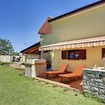 Family Friendly House With A Parking Space Pula - 22738
